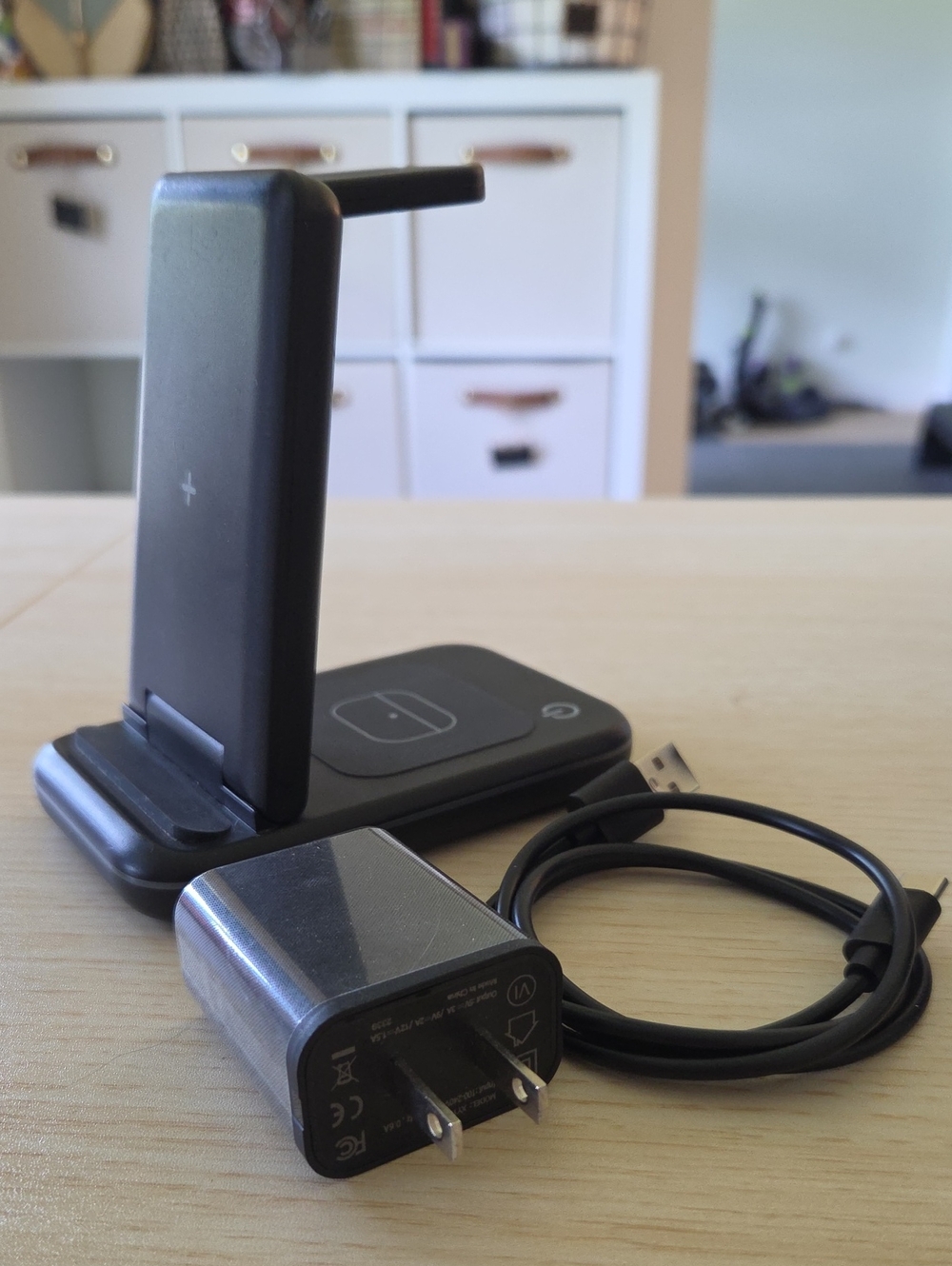 Black Universal Wireless Charging Stand with USB Cable and Wall Adapter